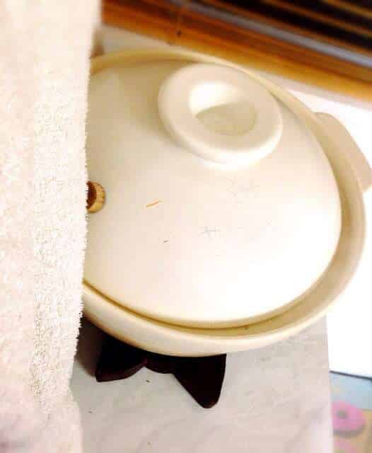 土鍋をタオル等で包む