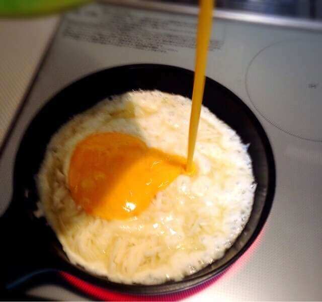 卵を加えます