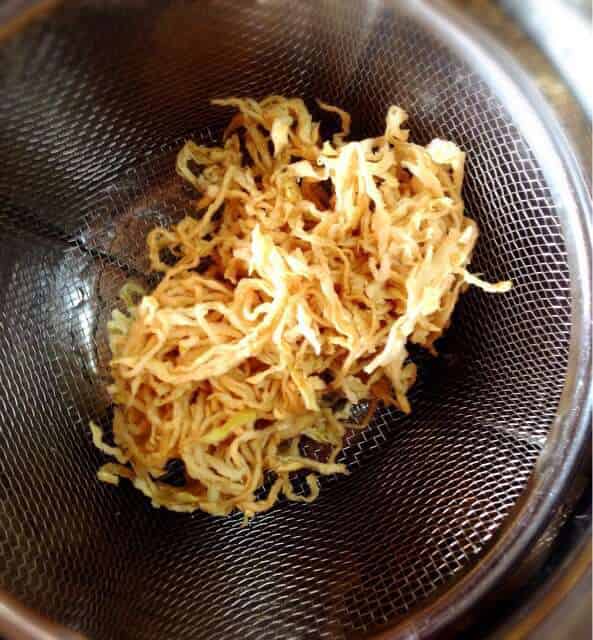切干大根を絞ります