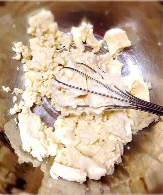 豆腐をほぐす