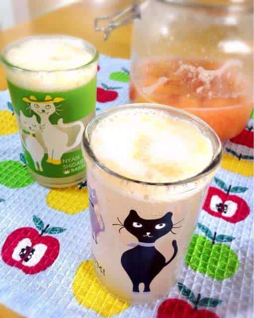 発酵プラムを炭酸水で割って飲む