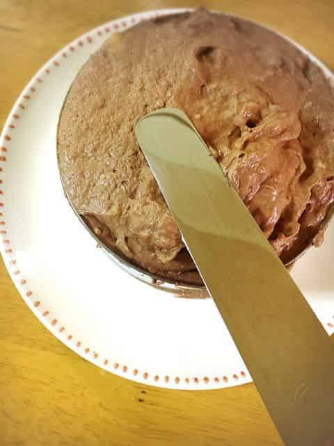 スパテラでならす