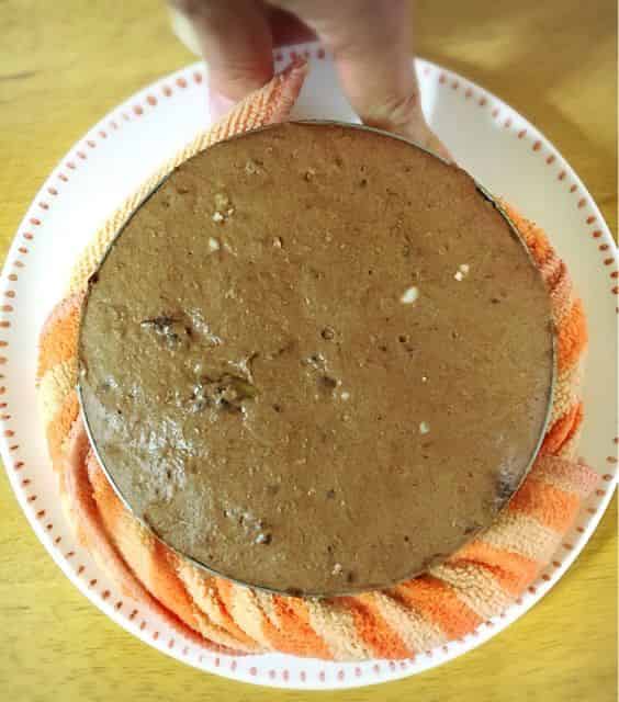 周りの生地を溶かす