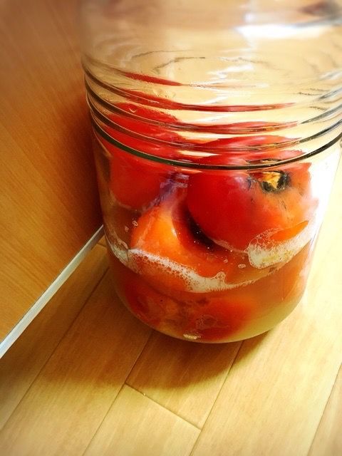 柿酢を作っています