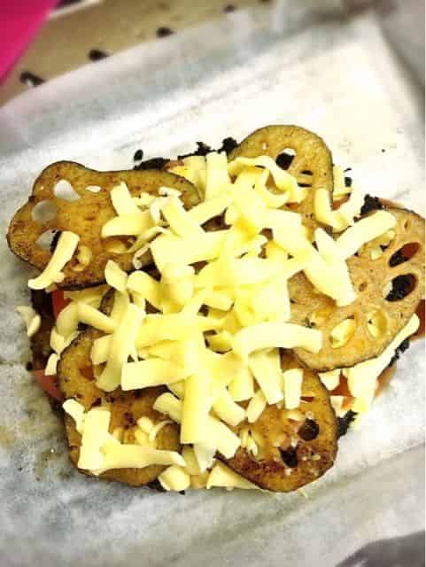 具を乗せチーズを乗せます