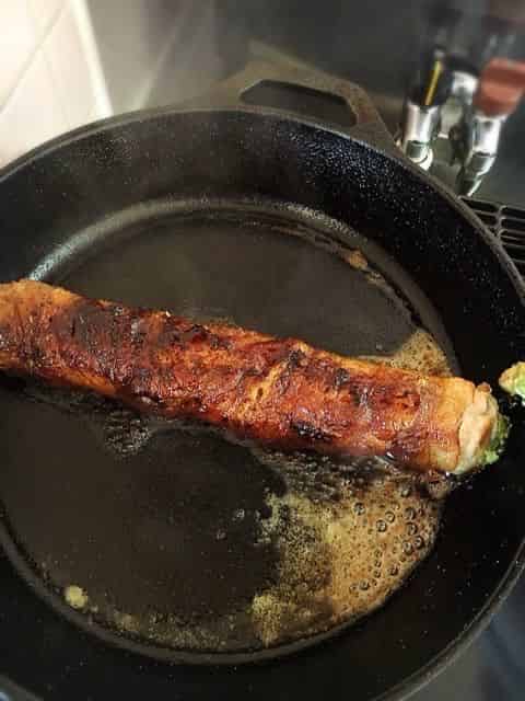 バルサミコ酢と醤油を加える