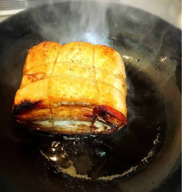 前面に焼き色をつけます