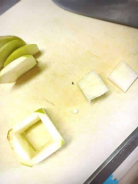 大根をくり抜く