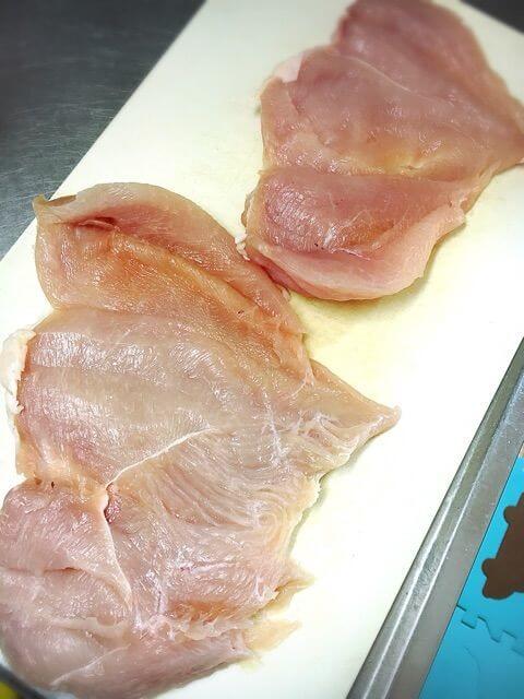 鶏胸肉の観音開き
