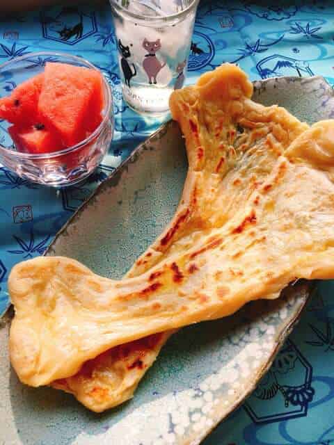鉄フライパンで焼くナン