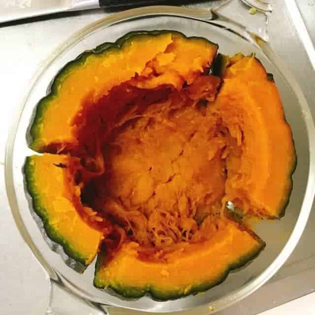 割れたかぼちゃ