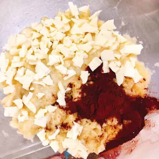 チーズを加える