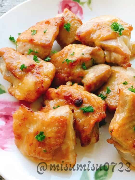 パセリを散らす