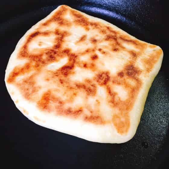 焼き色がついたら裏がえす