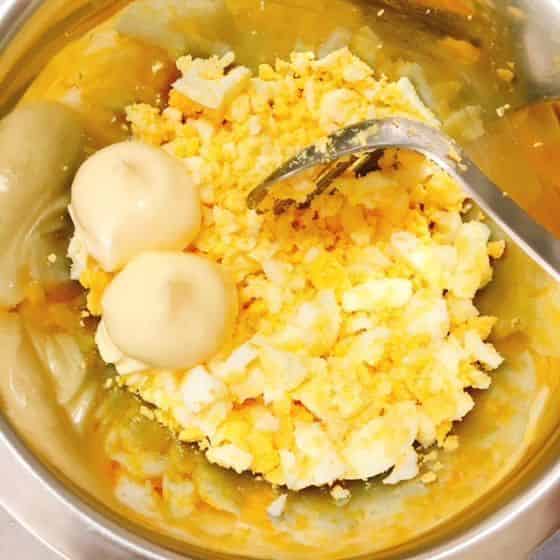 たまごサラダを作る