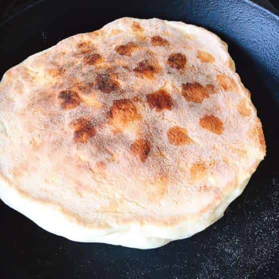 焼き色がついたら裏返す