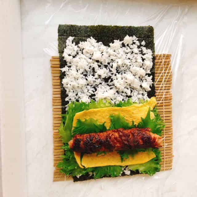 肉巻きを乗せる