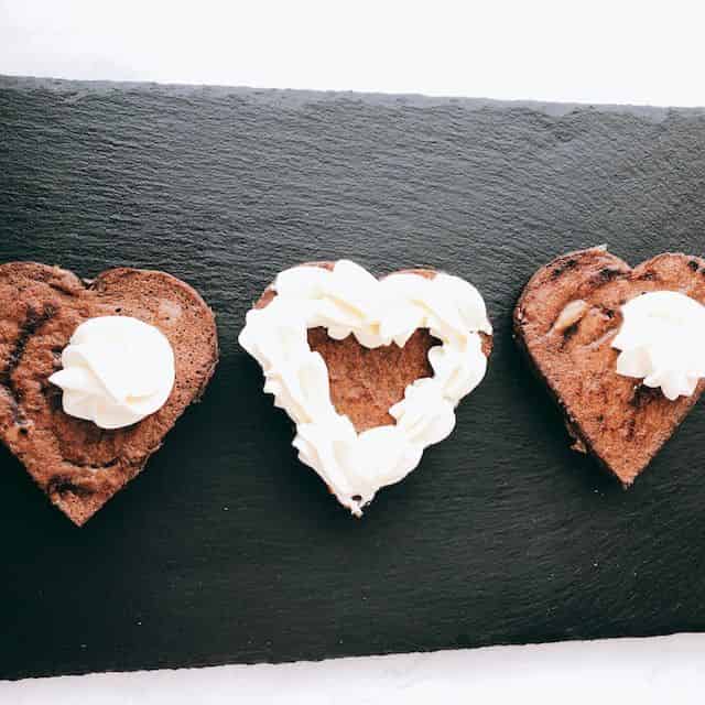 クリームを絞る