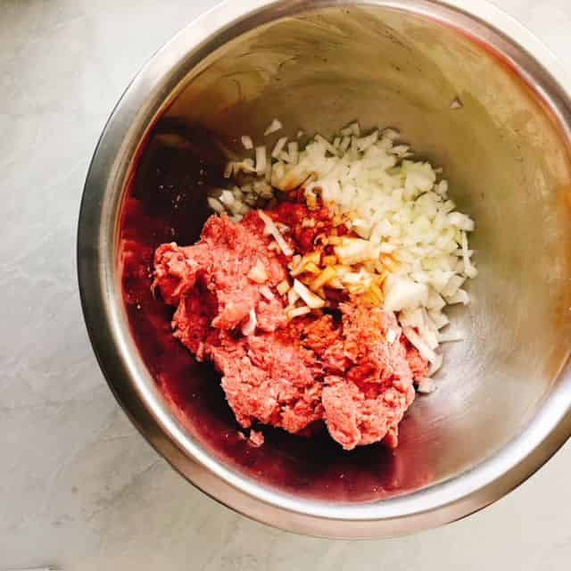 ひき肉、玉ねぎ、醤油
