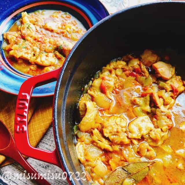 ストウブで鶏もも肉の無水カレー