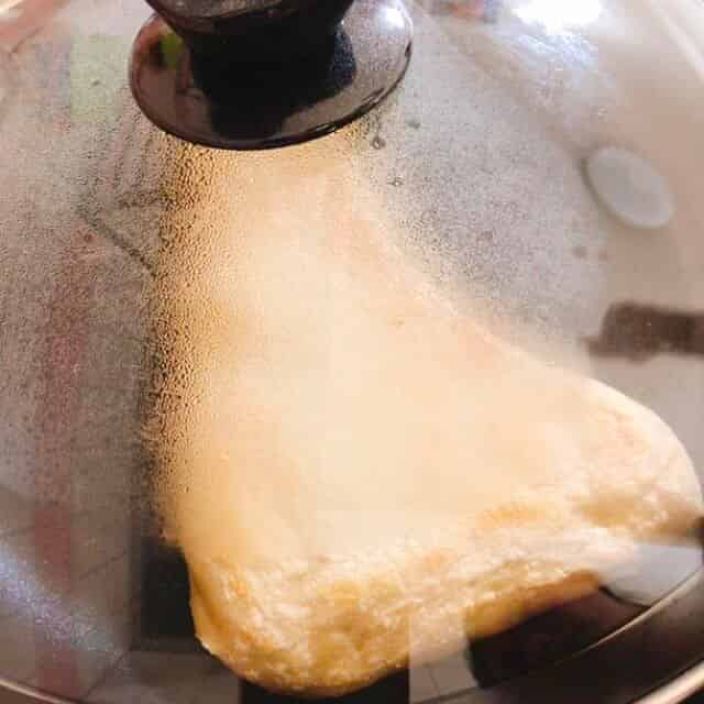 裏も蓋をして焼く
