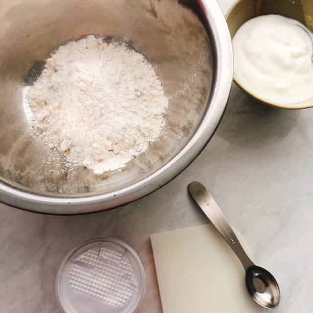 材料を計量する