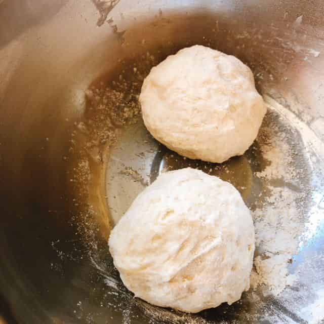 生地を2等分する