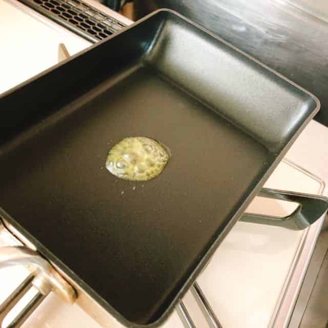 卵焼き器を温める