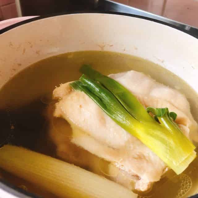 鶏肉は取り出します