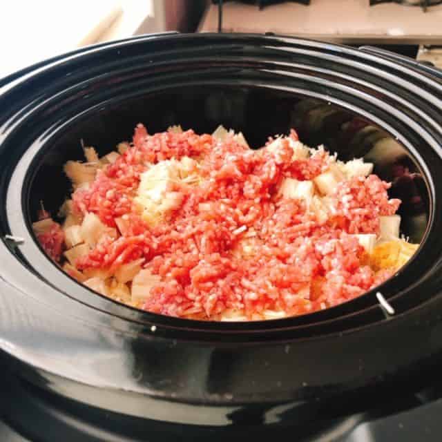 ひき肉を乗せます