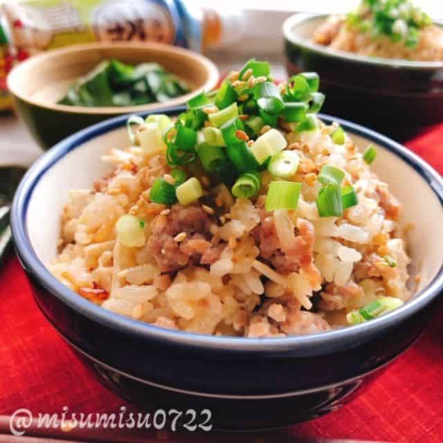 えのきで糖質オフ・挽肉と生姜の炊き込みご飯