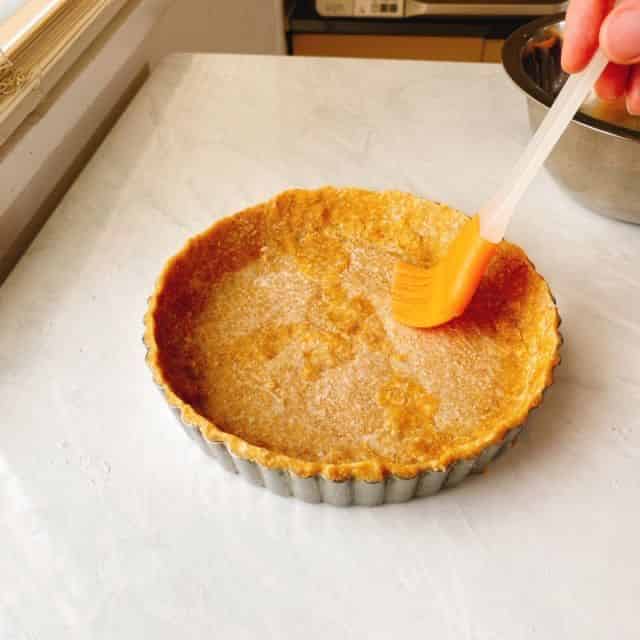 卵白を塗ります