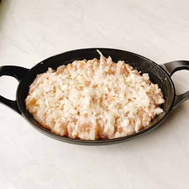 玉ねぎを乗せます