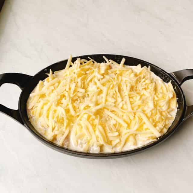 チーズを乗せます