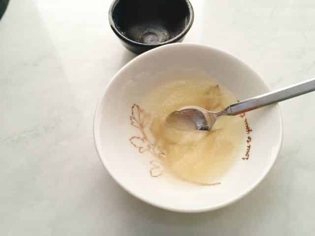 ゼラチンをふやかします