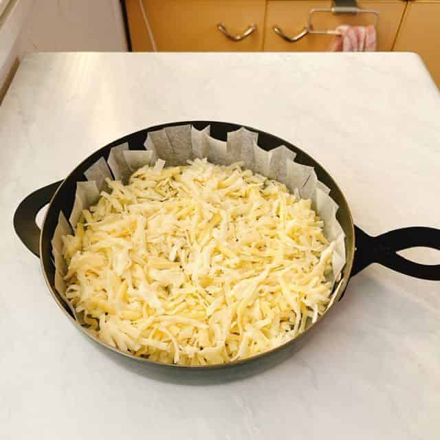 チーズを広げます