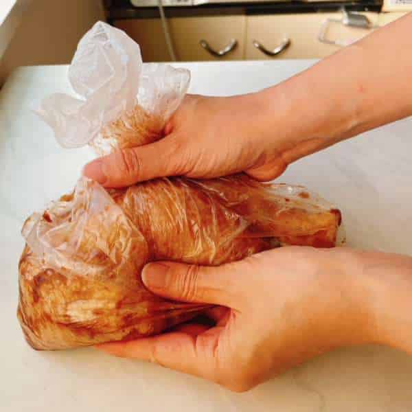 調味料を揉み込みます