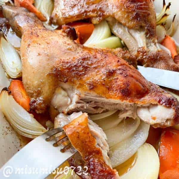 オーブン焼きチキンを切ったところ