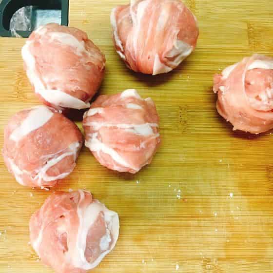 肉巻きを作ります