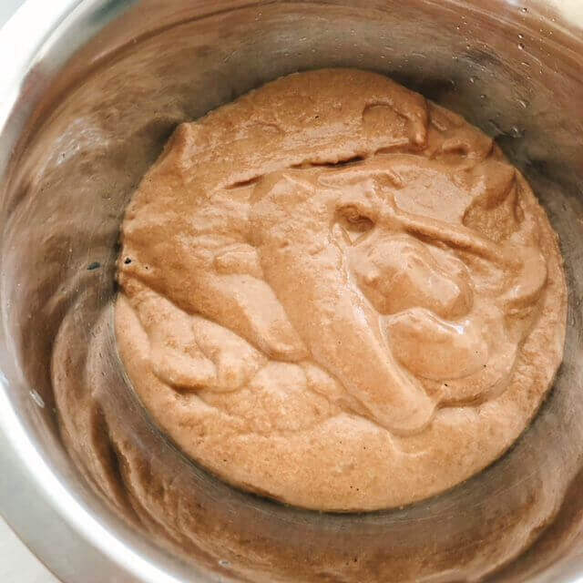 チョコ生地を混ぜたところ