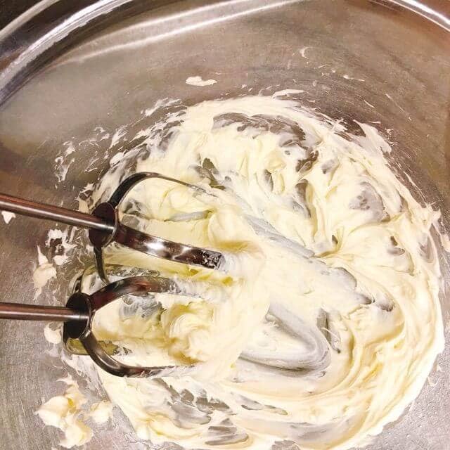 クリームチーズを柔らかくします