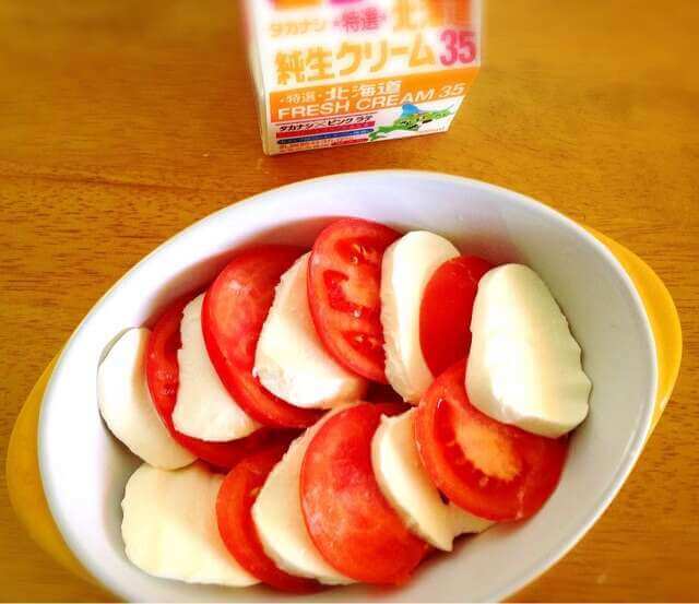 トマトとモッツァレラ