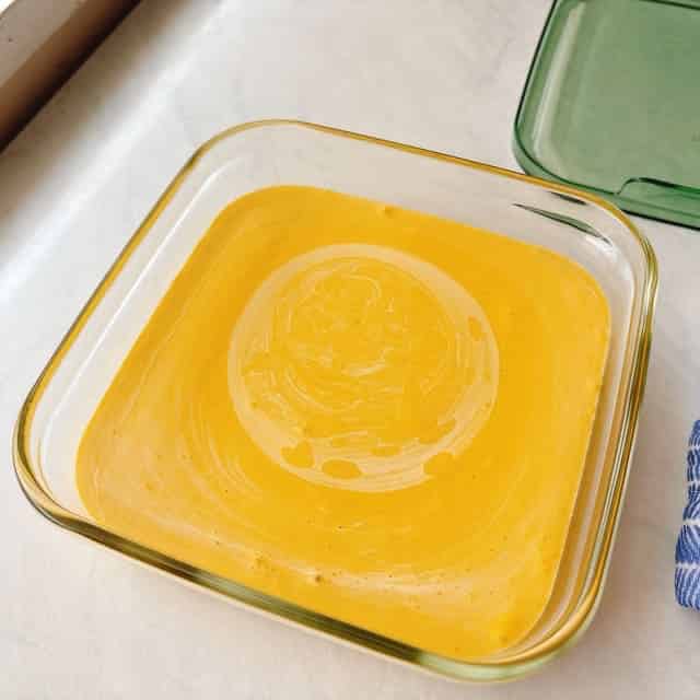 器に流し入れます