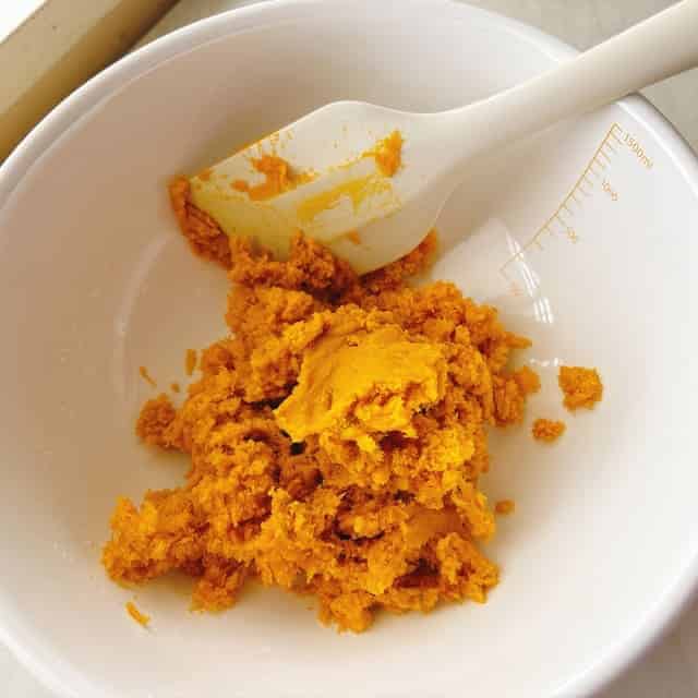 味平かぼちゃを茹でてマッシュ
