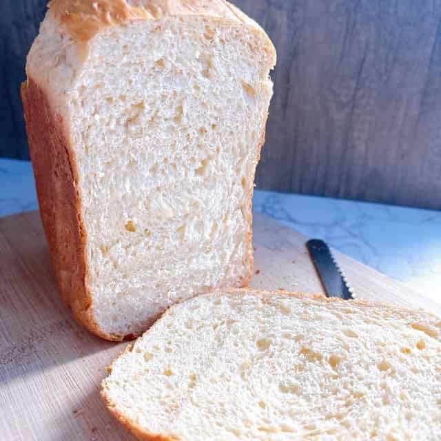 オートミール食パンをスライスしたところ